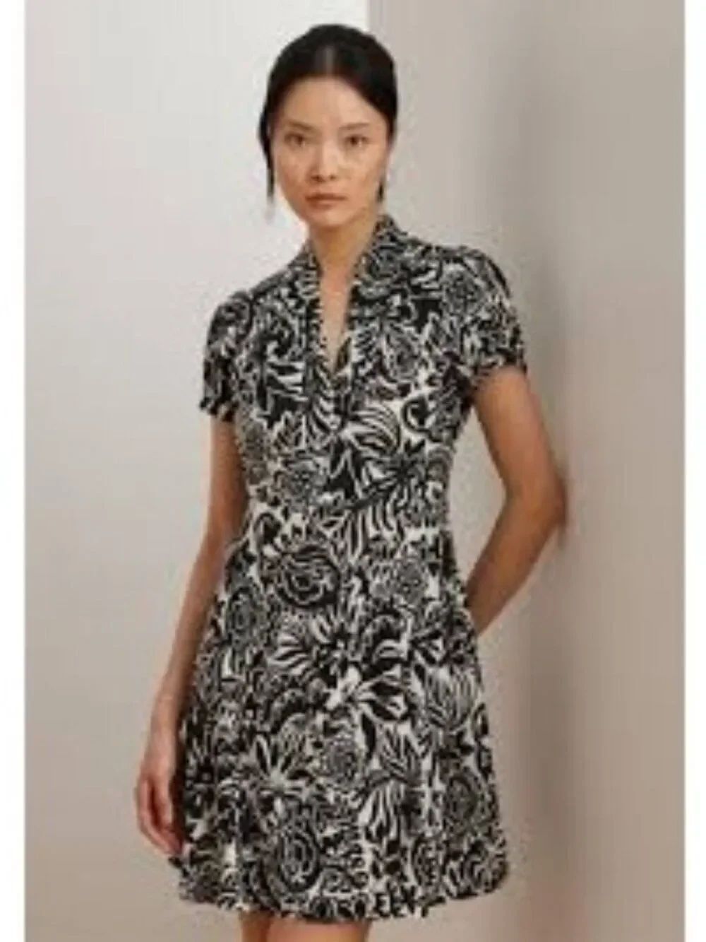 Ralph Lauren Floral Crepe Black White Pattern Short Sleeve Dress Size 4